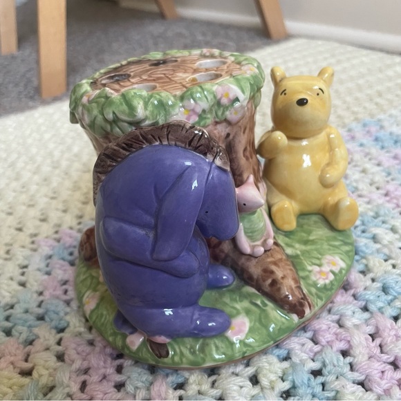Classic Winnie the Pooh ceramic tooth brush holder - Picture 2 of 3